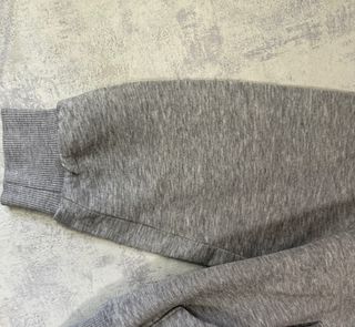 Sudadera Adidas Gris y Fucsia Y2K