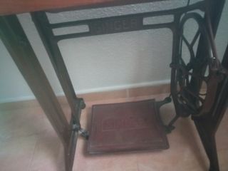 Máquina de coser Singer años 60