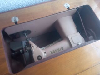 Máquina de coser Singer años 60