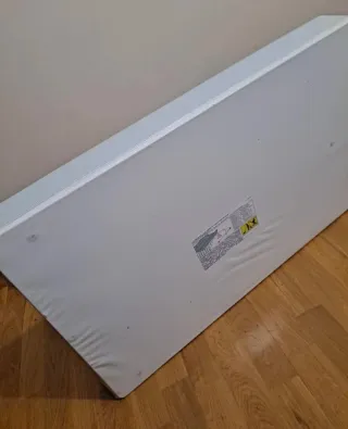 Cambiador de bebé a rayas