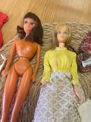 Lote Barbie antiguas y ropa