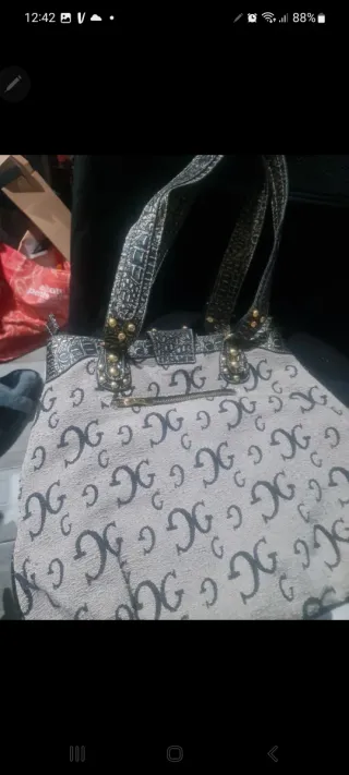 Bolso Guess Beige y Dorado