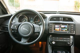 Jaguar XE 2.0 Diesel 132kW Pure Auto AWD