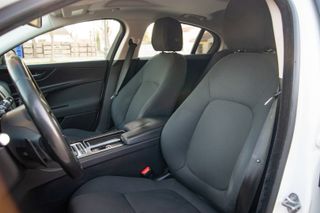 Jaguar XE 2.0 Diesel 132kW Pure Auto AWD