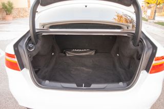 Jaguar XE 2.0 Diesel 132kW Pure Auto AWD