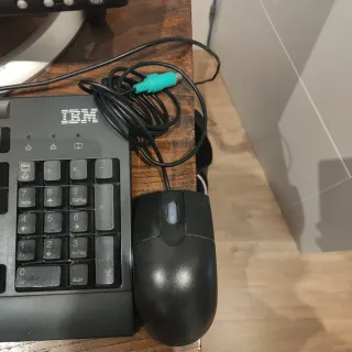 Pantalla Dell Negra + teclado + ratón