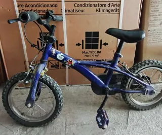 Bicicleta infantil azul