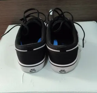 Zapatillas Nike SB Negras y Blancas