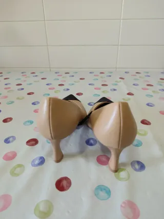 Zapatos Zara Talla 36 Beige y Negro