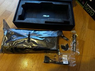 ASUS TUF RTX 5070 OC 12GB Tarjeta Gráfica