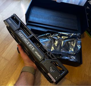 ASUS TUF RTX 5070 OC 12GB Tarjeta Gráfica