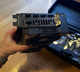 ASUS TUF RTX 5070 OC 12GB Tarjeta Gráfica