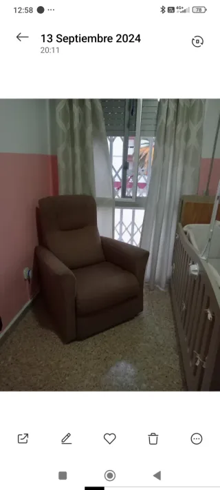 Sillón de tela marrón