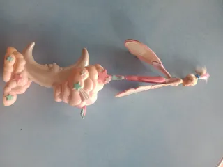 Bambola vintage con luna e nuvole