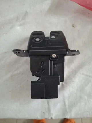 Actuador cerradura Hyundai Elantra GT 2015-2017