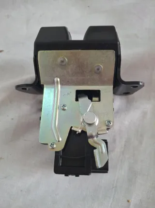 Actuador cerradura Hyundai Elantra GT 2015-2017