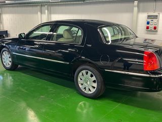 Lincoln  Town Car 2005