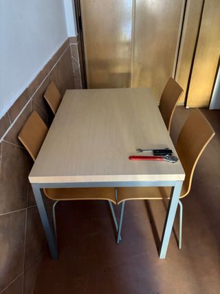 Mesa de comedor madera y metal