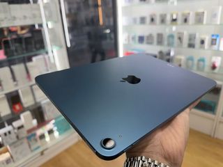 Apple Ipad Air 5th Gen M1 256Gb Azul Semi Nuevo