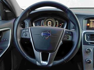 Volvo S60  D3 MOMENTUM  AUT