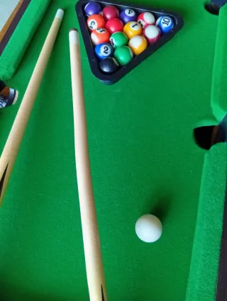 Futbolín y billar 2 en 1