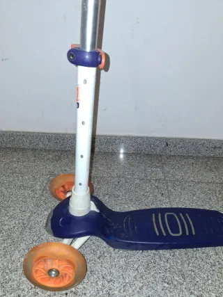 Patinete infantil 3 ruedas azul y naranja