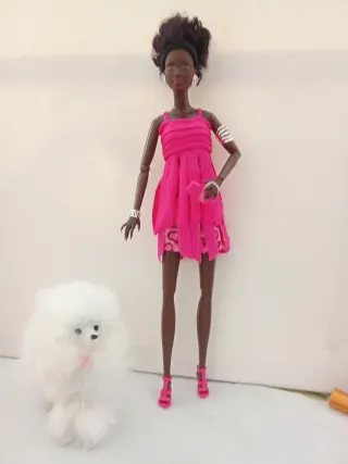Muñeca Barbie Pelo Negro y Rosa
