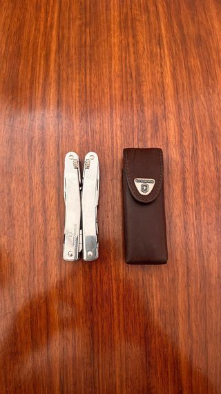 Alicate Victorinox Multiusos con Funda