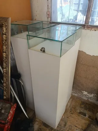 Escaparate para joyas o escultura