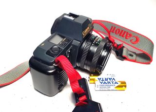 Canon T70 con objetivo FD 50mm 1:1.8