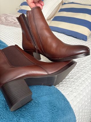 Botines de piel marrón chocolate