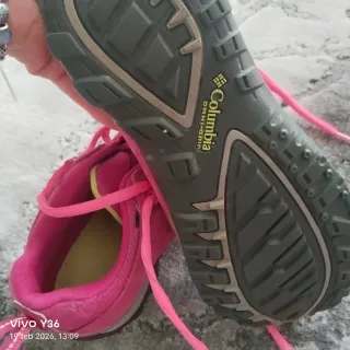 Zapatillas Columbia rosas y grises