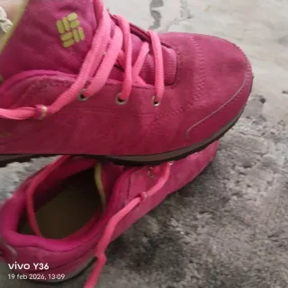 Zapatillas Columbia rosas y grises