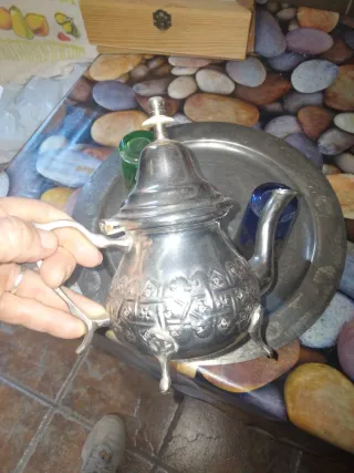 Juego de té moruno de cristal y metal