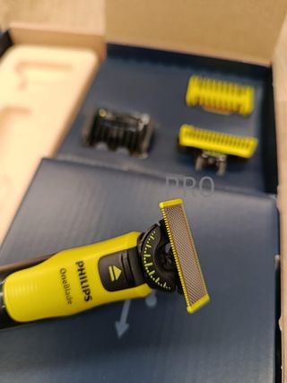 Philips OneBlade 360 con Bluetooth, Recortadora para Barba y Cuerpo, QP4631/30