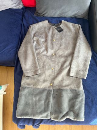 Abrigo Zara Gris Simil Ante y Pelo
