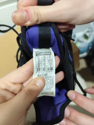 Zapatillas Baloncesto Negras y Moradas