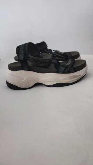 Sandalias deportivas Zara Chunky verdes