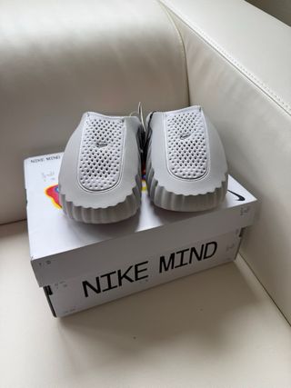 Nike Mind 001