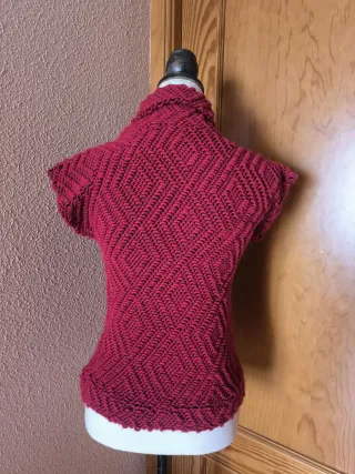 Jersey de punto rojo con cuello alto