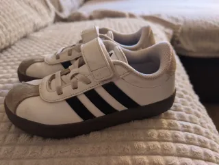 Zapatillas Adidas Unisex Blancas talla 31