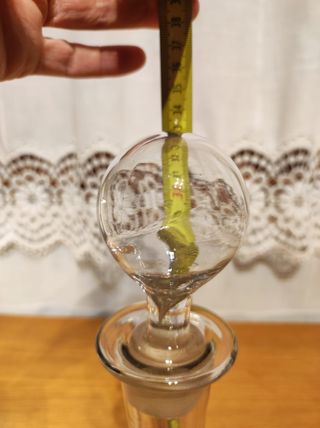 Licorera muy antigua de cristal soplado