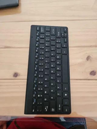 Teclado inalámbrico a pilas