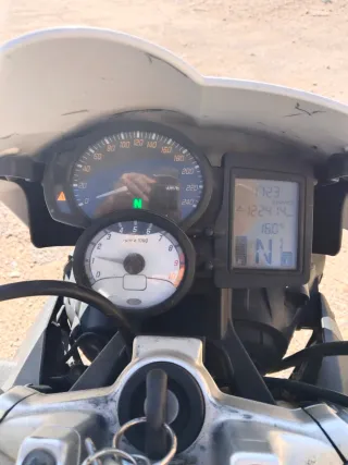 BMW F800R Naked Negra y Blanca