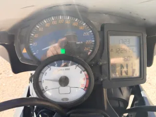 BMW F800R Naked Negra y Blanca