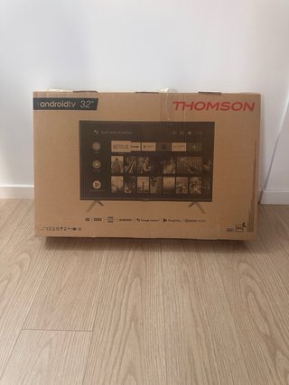 TV Thomson 32 pulgadas + soporte + caja