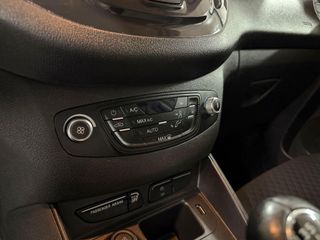 Ford Tourneo Courier 1.5 TDCi Titanium 74 kW (100 CV)