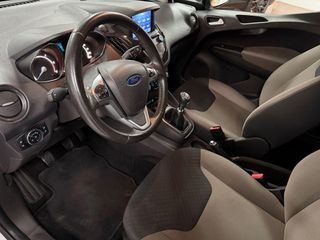 Ford Tourneo Courier 1.5 TDCi Titanium 74 kW (100 CV)