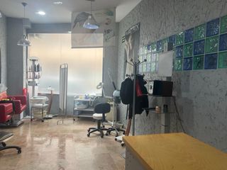 Local con licencia para peluqueria y estetica
