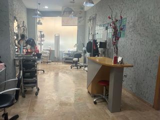 Local con licencia para peluqueria y estetica